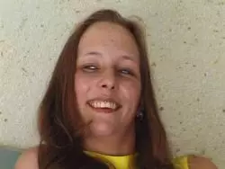 Beim Masturbieren fingert sich die willige Frau ihre Möse